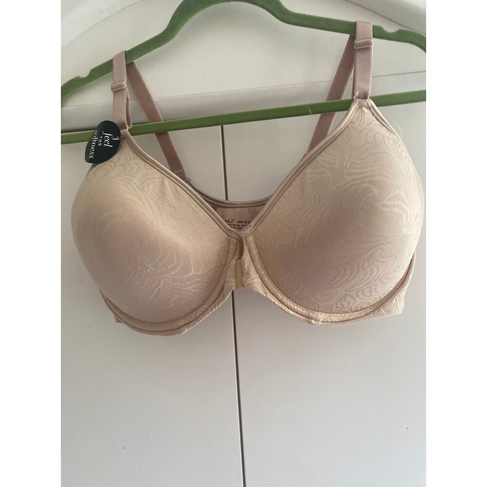 Bali Bra 38DD NWT Revolution Comfort Fit